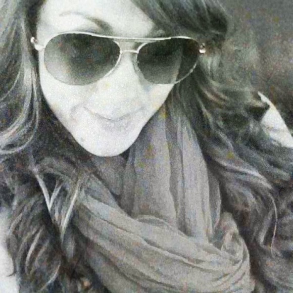 Meet your Posher, Jessica - Picture 1 of 1